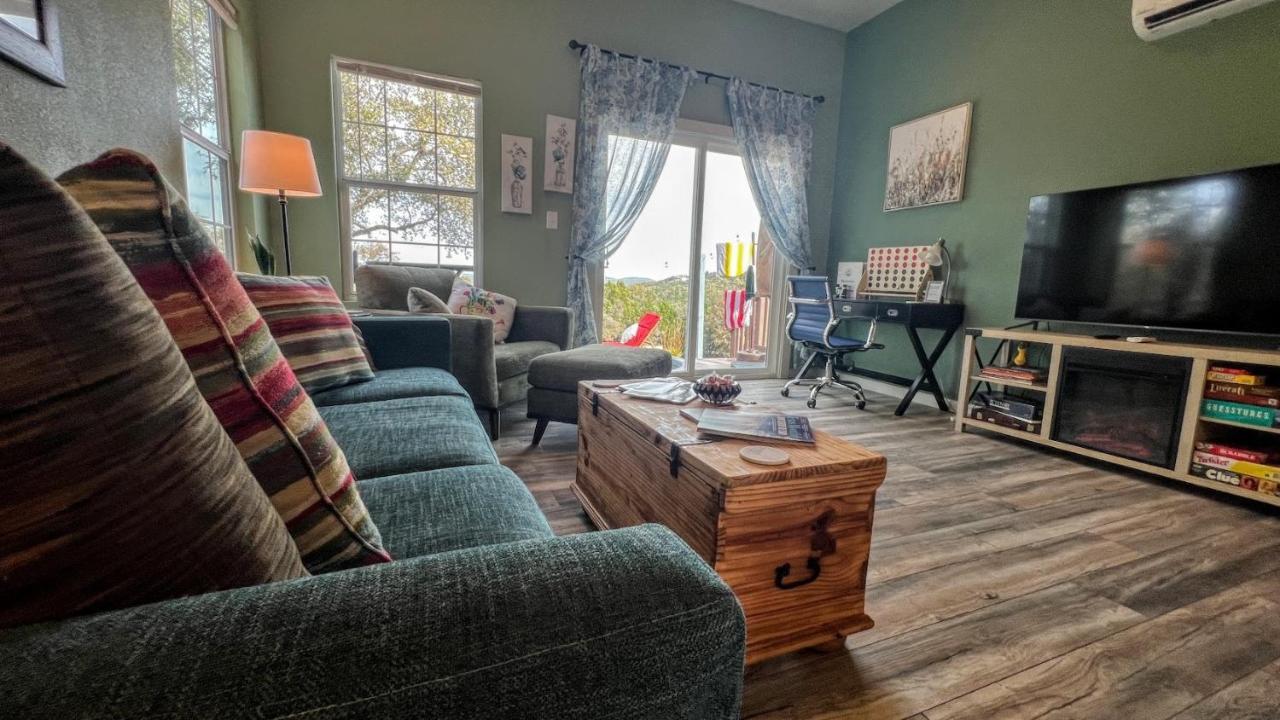 Hill Country Highland'S Bluebonnet Cottage 마블폴스 외부 사진